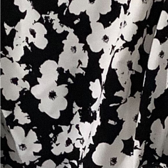 NWT CALVIN KLEIN PRINTED SCUBA CREPE SIDE ruffle dress. Black and white.… - Picture 8 of 12